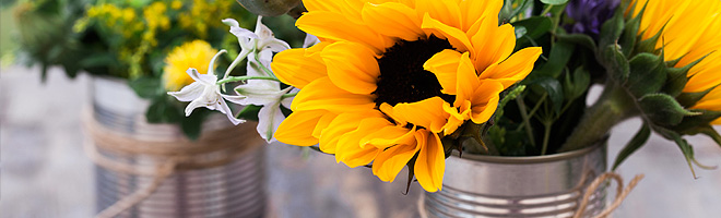 Weddings On A Budget 50 Tips Savings Mse Diy Flowers